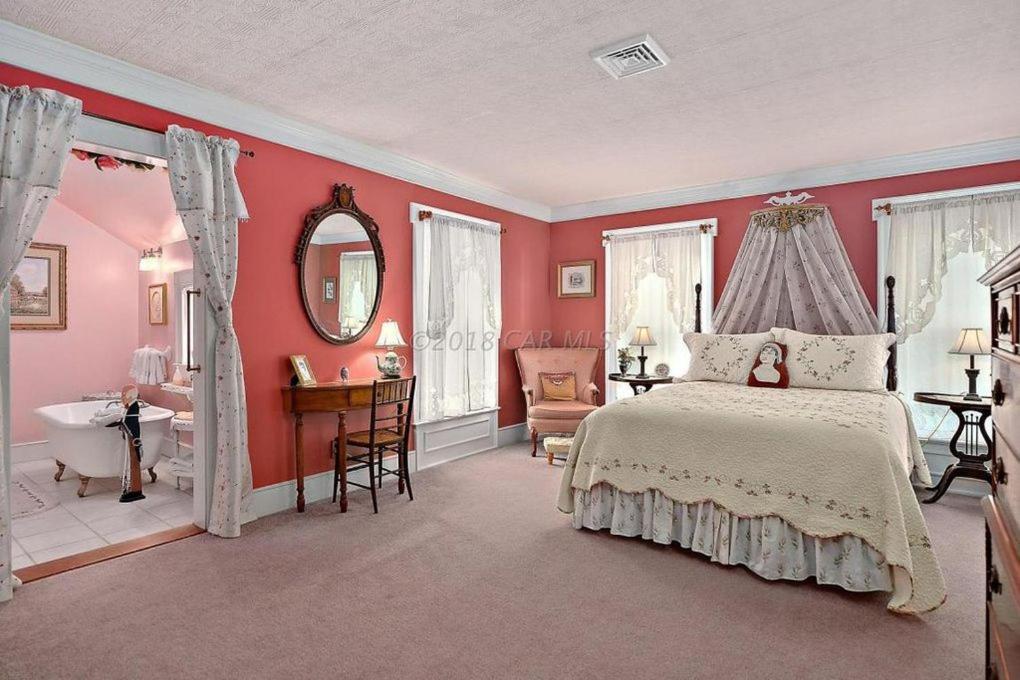 Princess Anne Book Lovers Inn 外观 照片